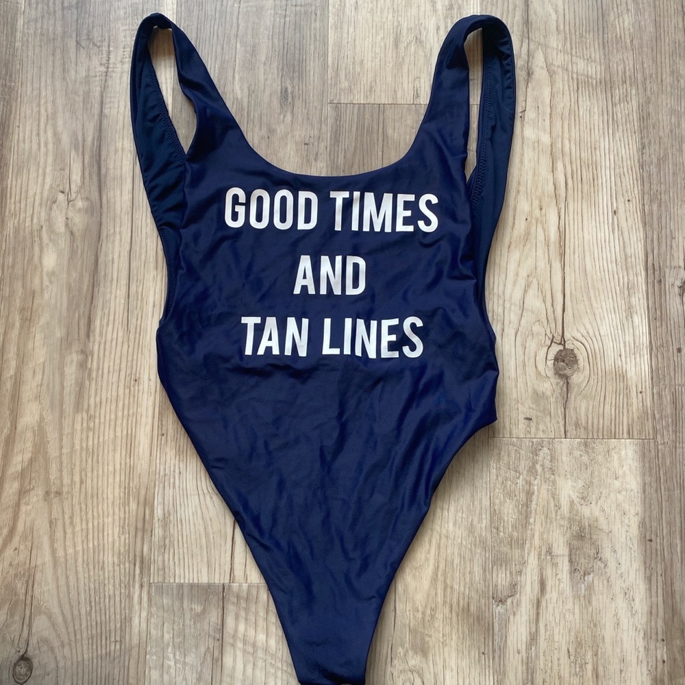 NAVY ONE LOW CUT PEICE SWIMSUIT
